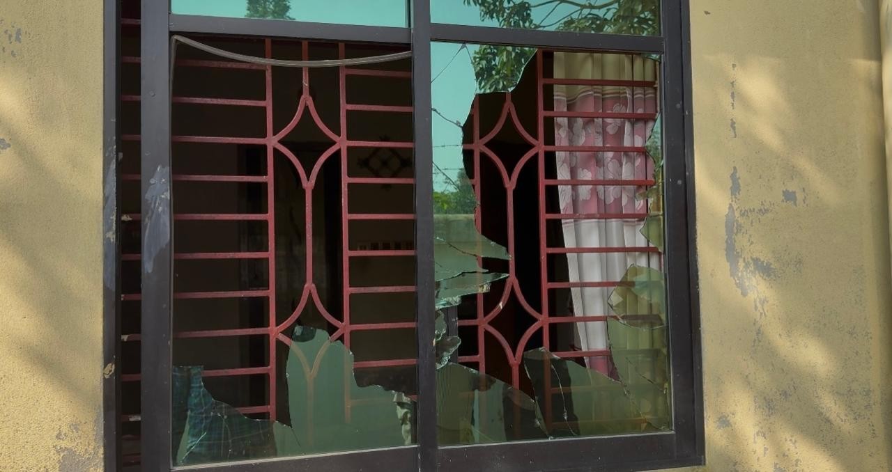 চৌদ্দগ্রামে বসতভিটা থেকে উচ্ছেদ করতে আপন ভাইয়ের ঘর ভাংচুর ও গাছ কর্তন