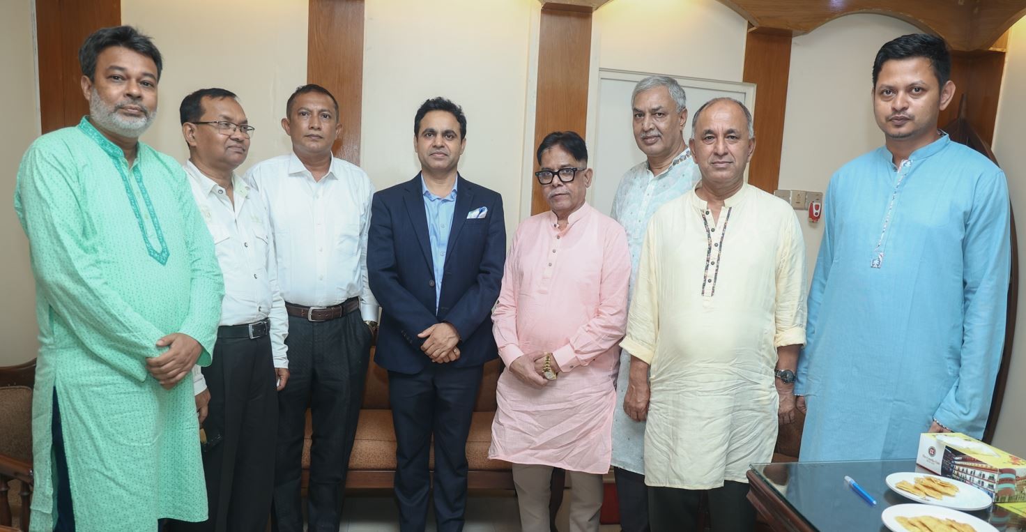 কুমিল্লা সিটি মেয়রের সাথে সৌজন্য সাক্ষাৎ করেন ভারতীয় সহকারী হাই কমিশনার